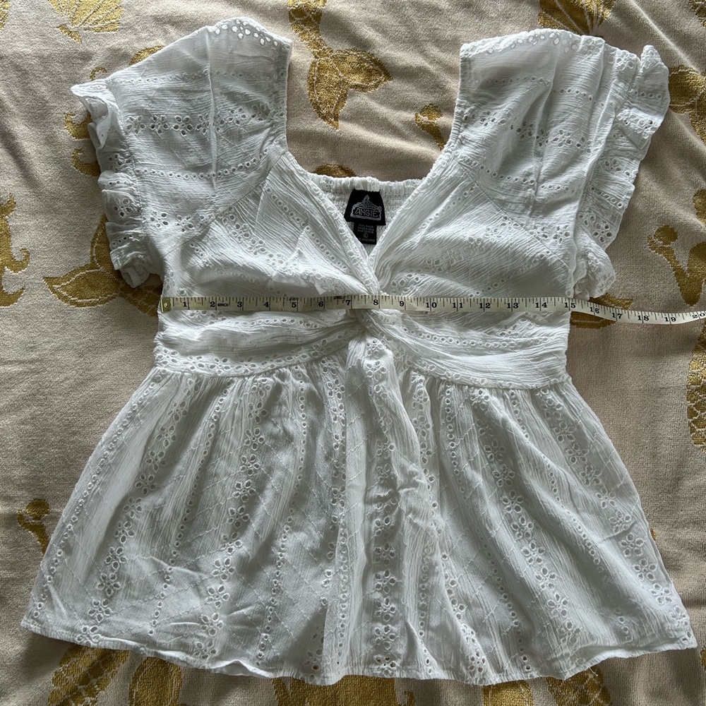 Women’s Angie White Eyelit Blouse Top - Size L